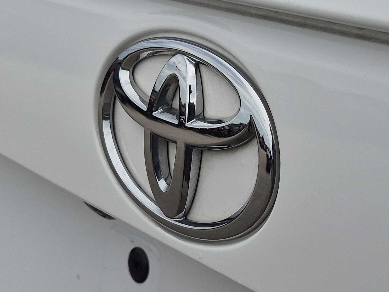 Used 2025 Toyota RAV4 LE AWD/4WD image 13
