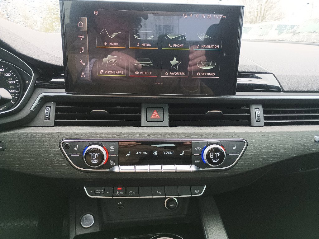 Used 2021 Audi A4 2.0T Premium w/ Convenience Package image 23