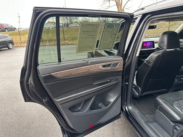 Used 2024 Volkswagen Atlas SEL Premium R-Line image 34