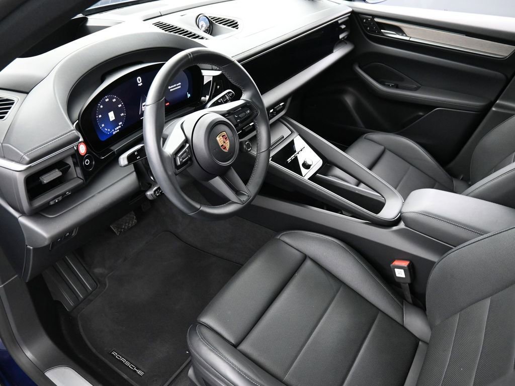 Certified 2024 Porsche Macan 4 Electric image 4