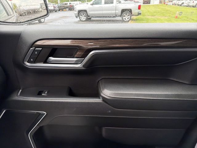 Used 2024 Chevrolet Silverado 1500 LT AWD/4WD image 25