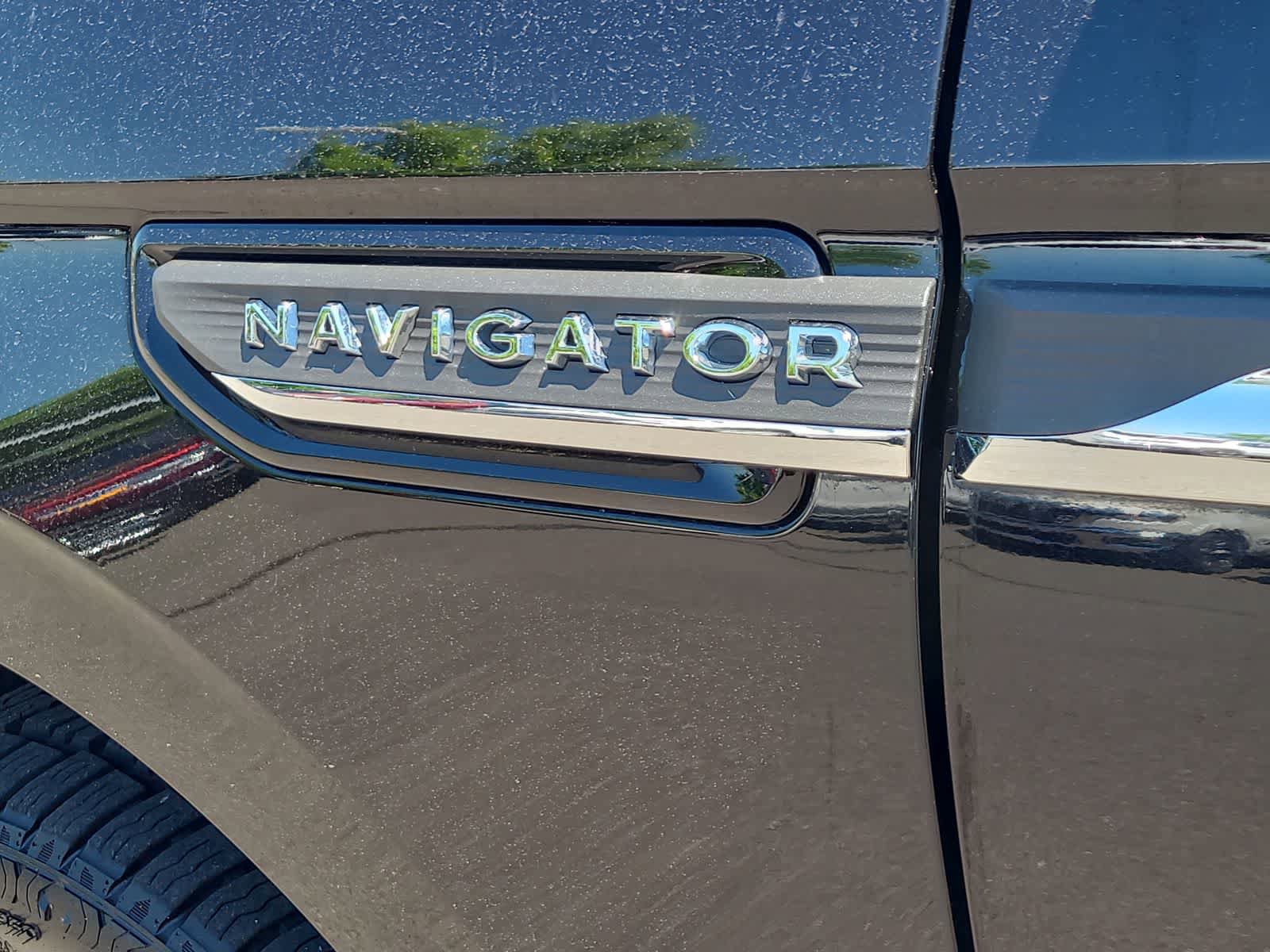 Used 2024 Lincoln Navigator L 4WD image 15