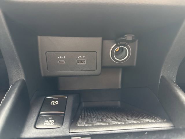 Used 2024 Nissan Kicks SV w/ Interior Electronics Package FWD image 23
