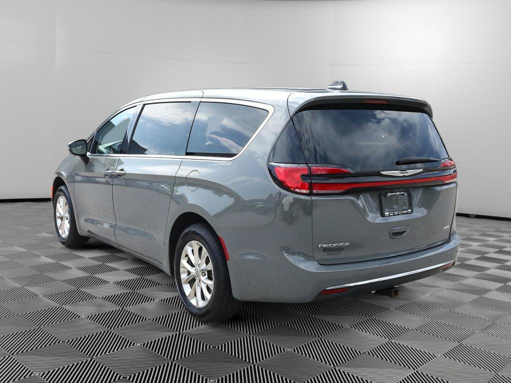 Used 2023 Chrysler Pacifica Touring-L AWD/4WD image 5