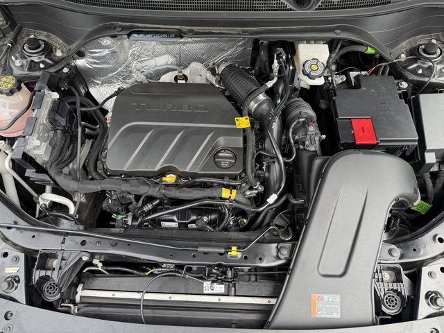 Used 2025 Chevrolet Trax LT w/ Driver Confidence Package FWD image 35