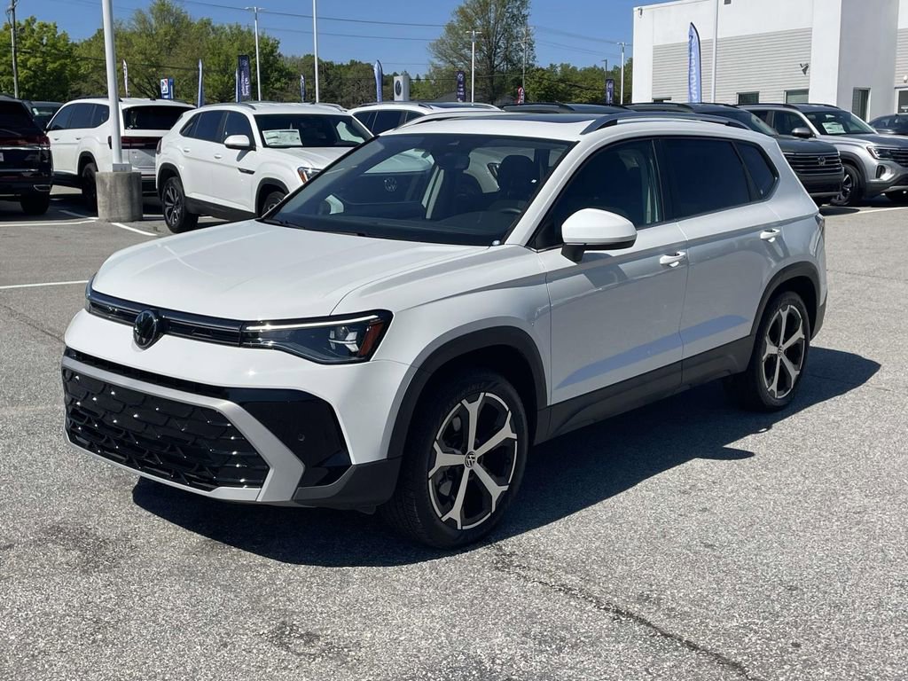 Used 2025 Volkswagen Taos SEL AWD/4WD image 3
