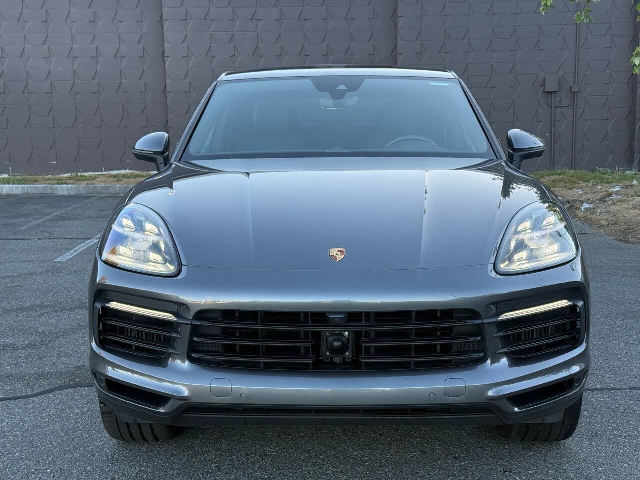 Used 2020 Porsche Cayenne AWD/4WD image 2
