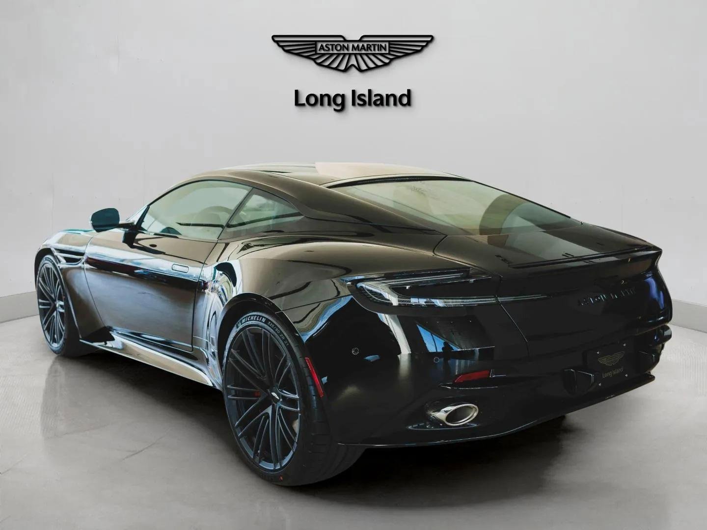 New 2025 Aston Martin DB12 Coupe image 4