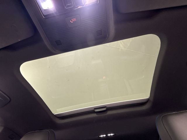 Used 2024 Volkswagen Golf R image 28