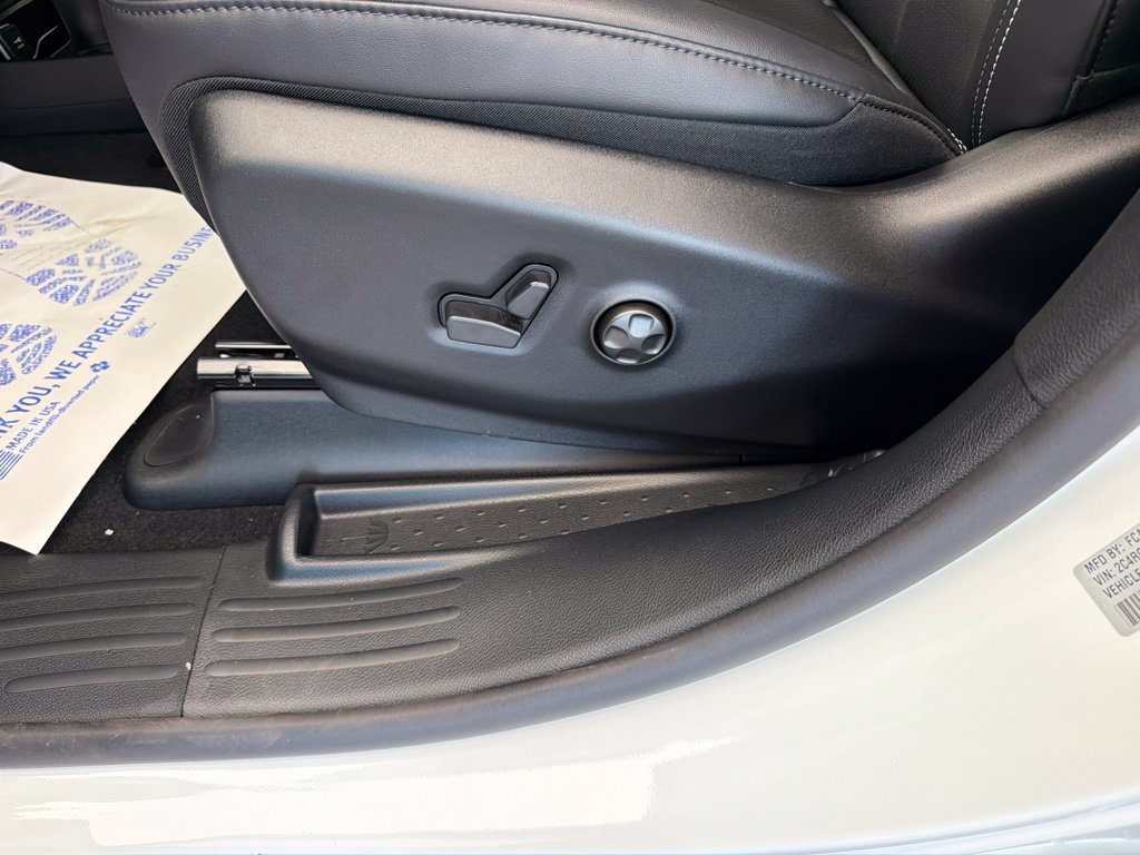 New 2027 Chrysler Pacifica LX FWD image 7