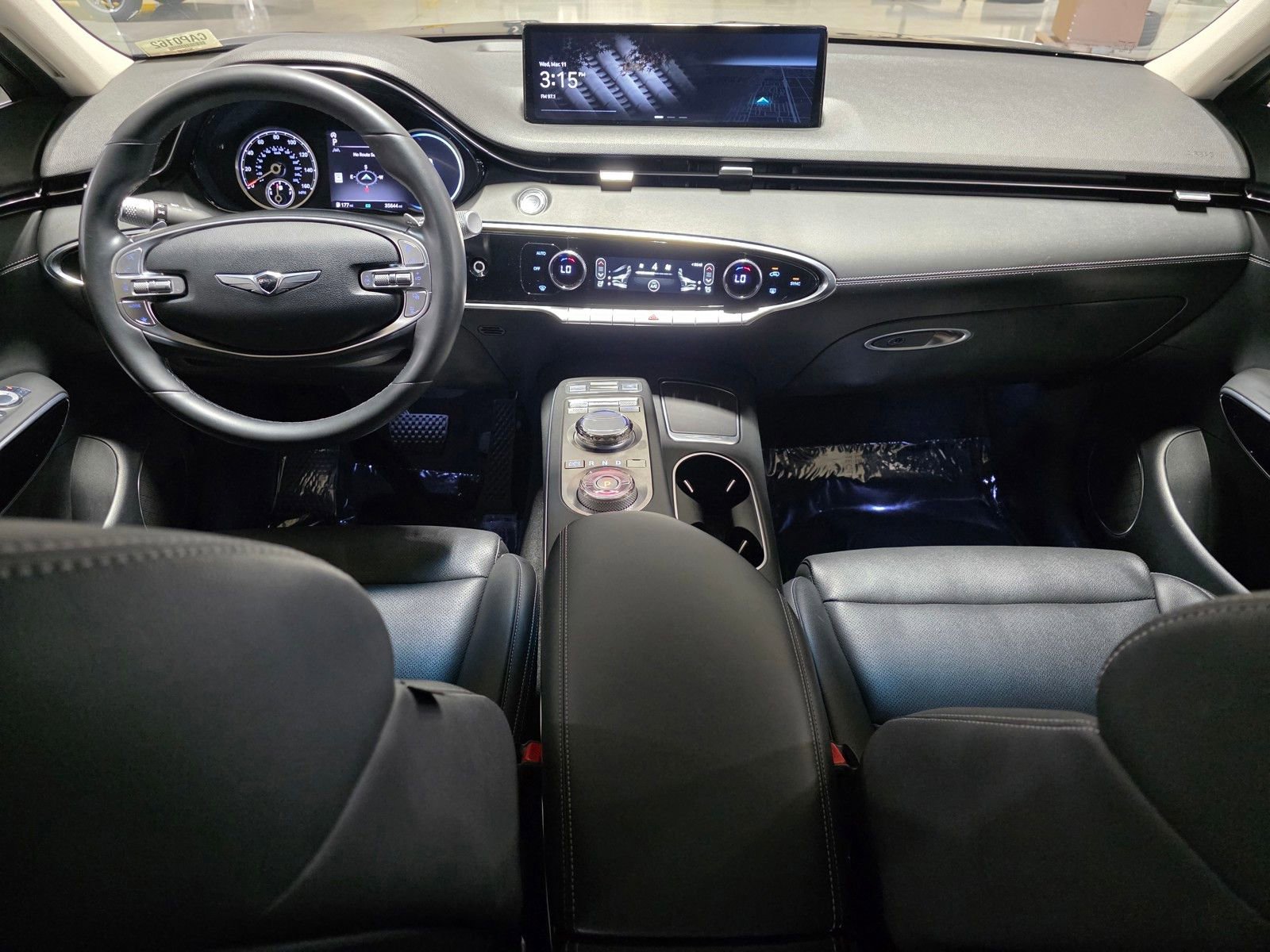 Used 2025 Genesis GV70 2.5T image 18