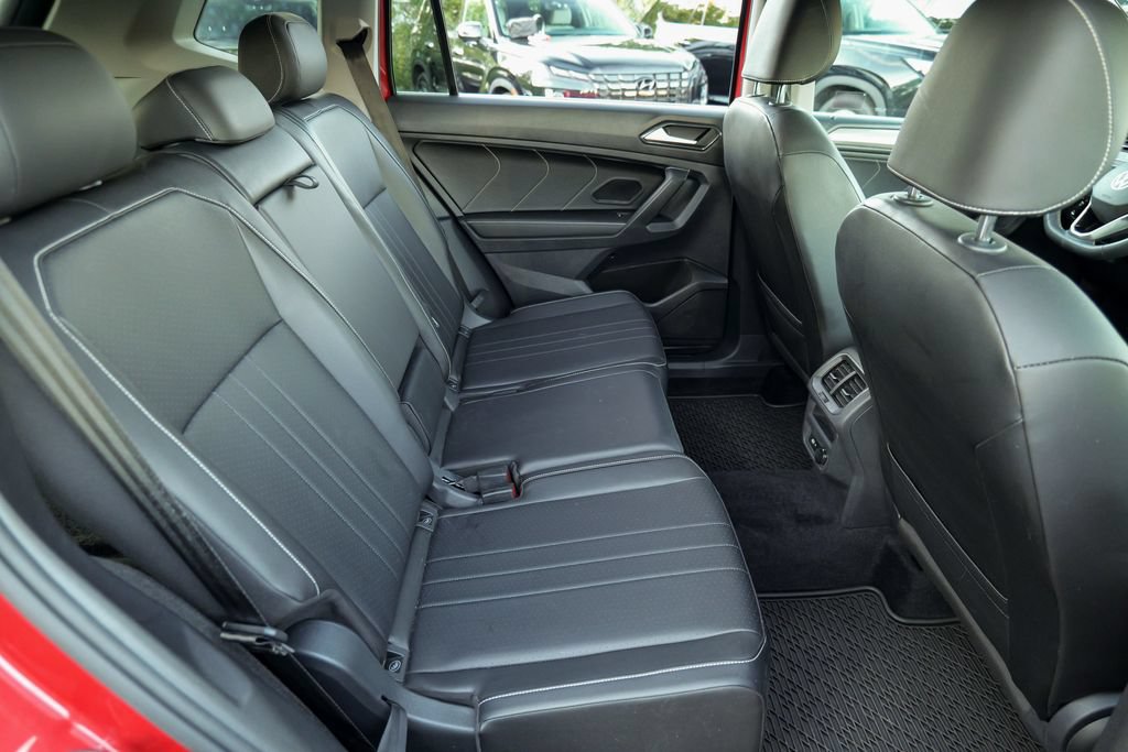 Used 2022 Volkswagen Tiguan SE AWD/4WD image 31