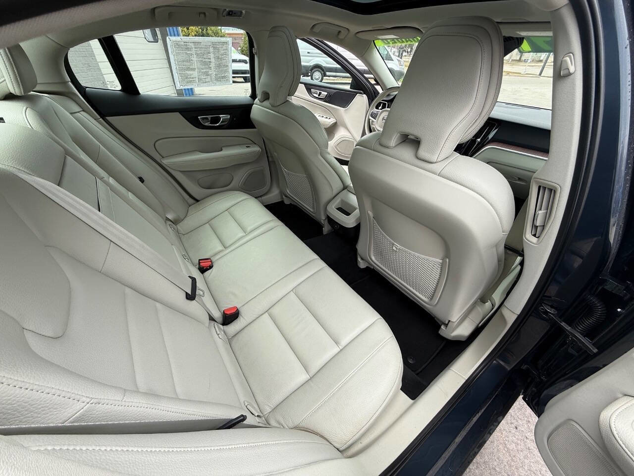 Used 2022 Volvo S60 B5 Inscription image 11