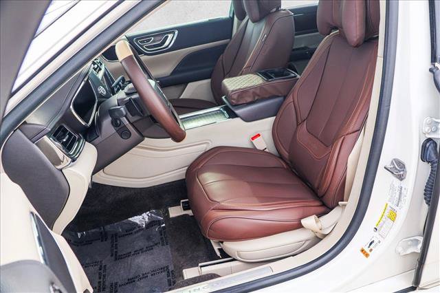 Used 2017 Lincoln Continental Select w/ Climate Package AWD/4WD image 12