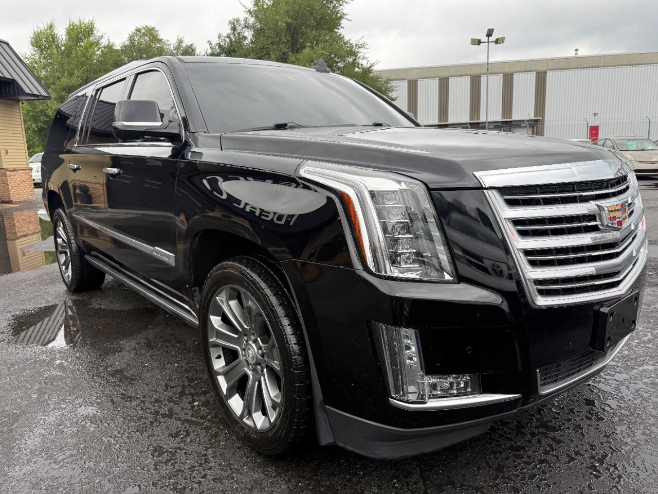 Used 2016 Cadillac Escalade ESV Platinum AWD/4WD image 3