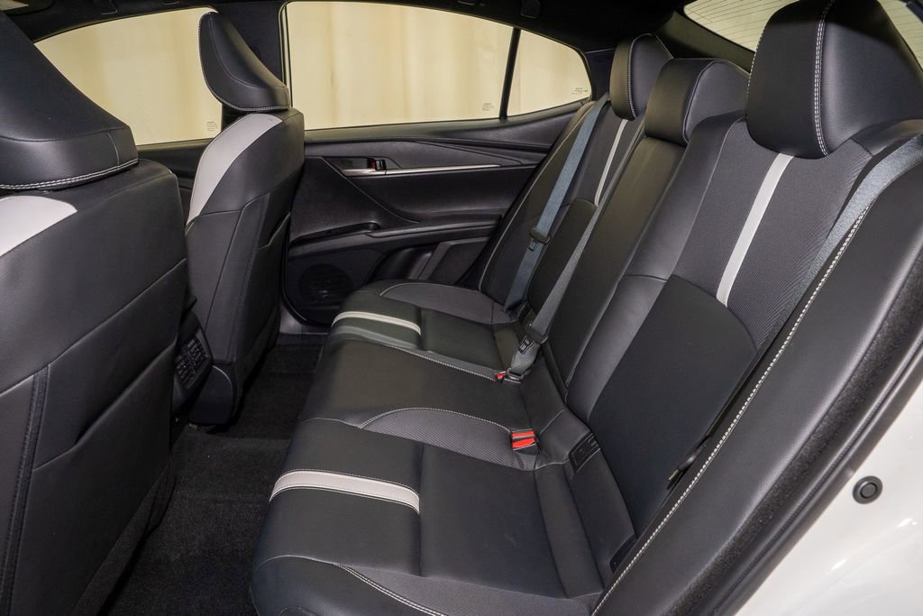 Used 2025 Toyota Camry SE image 7