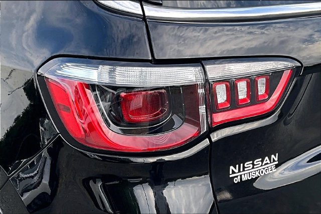 Used 2025 Jeep Compass Limited AWD/4WD image 23