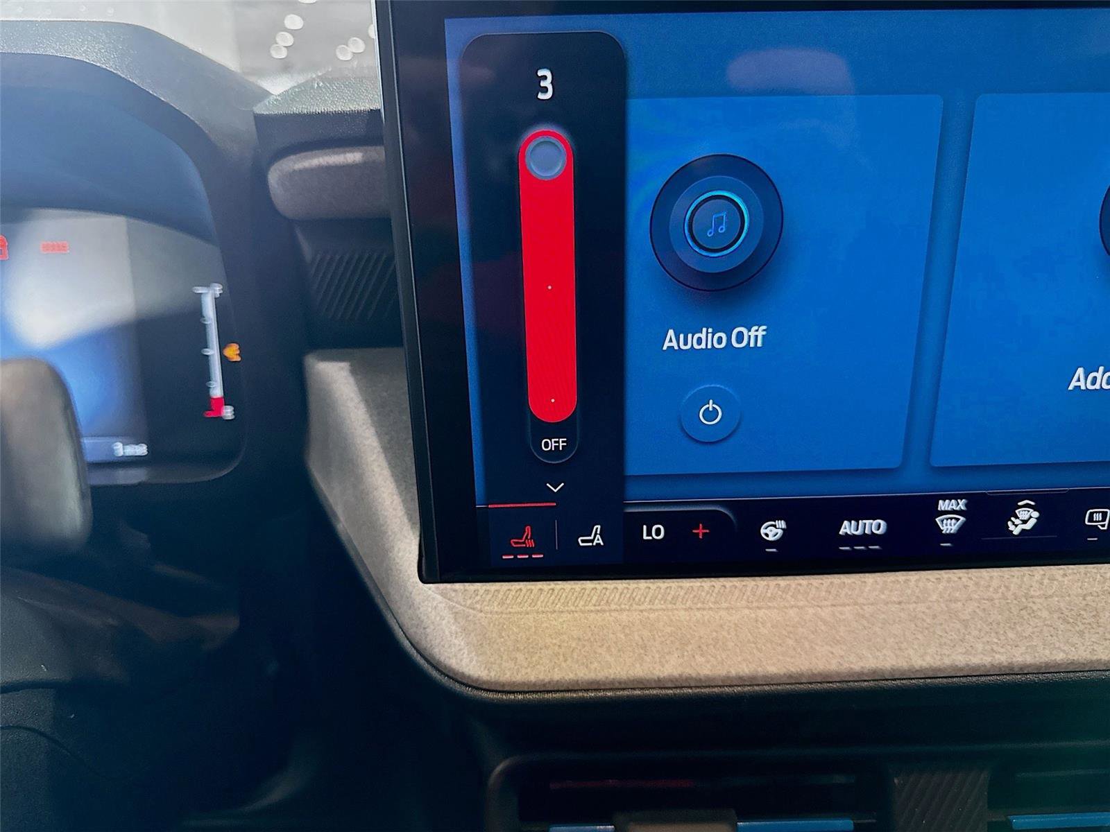 Used 2025 Ford Maverick XLT w/ XLT Luxury Package image 11