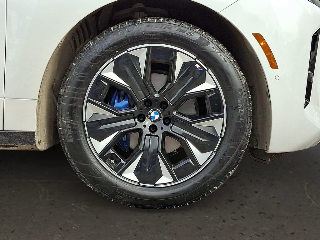 Certified 2026 BMW iX xDrive45 w/ M Sport Package image 9