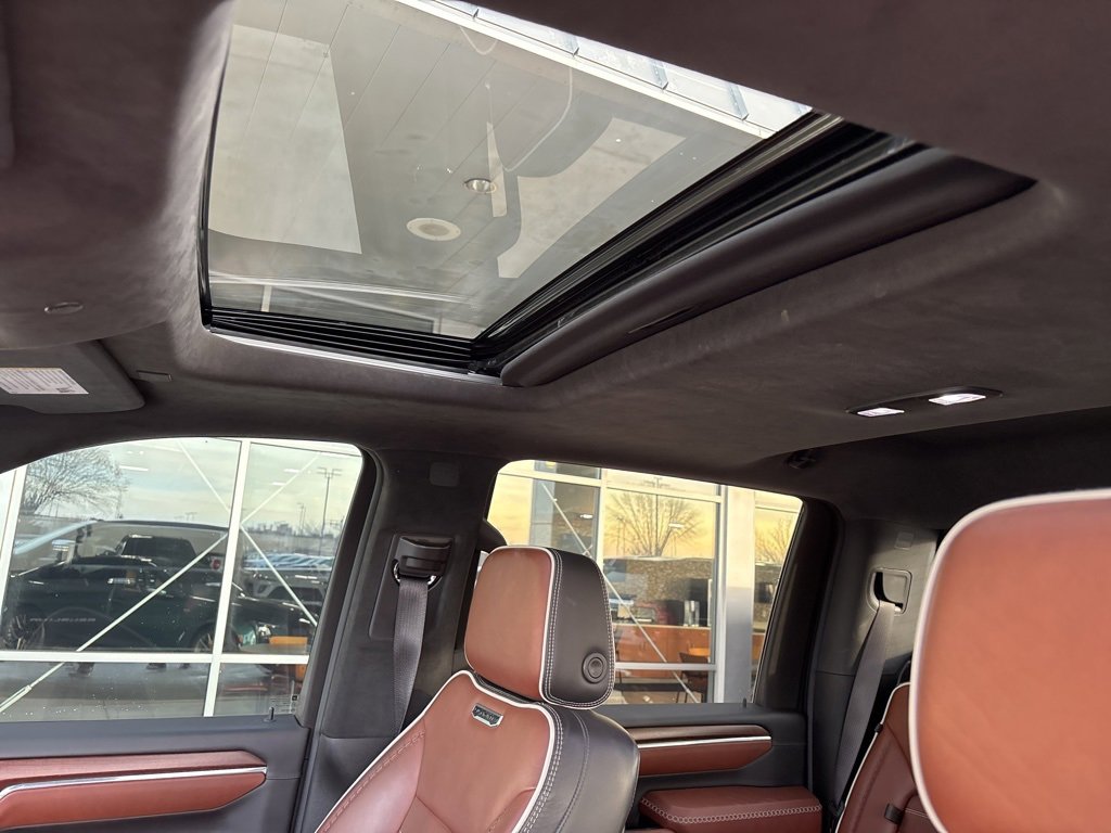 Used 2024 GMC Sierra 3500 Denali Ultimate image 6