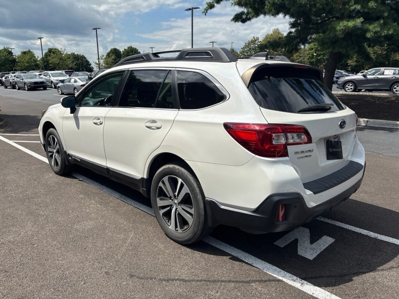 Used 2019 Subaru Outback 2.5i Limited w/ Popular Package #2 AWD/4WD image 3