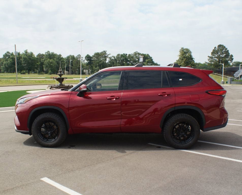 Used 2023 Toyota Highlander Limited FWD image 14