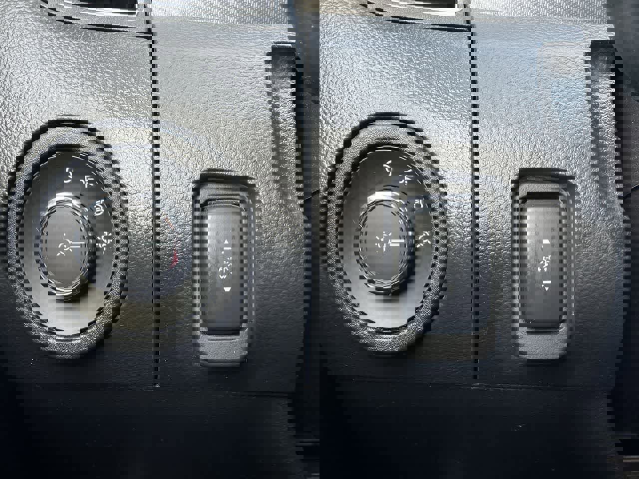 Used 2015 Ford Taurus SHO w/ Equipment Group 401A image 30