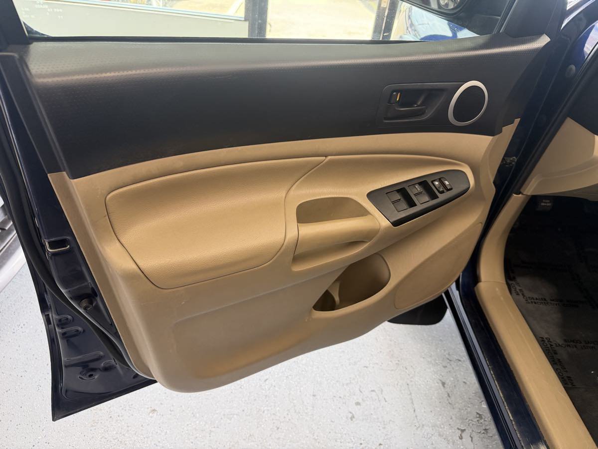 Used 2013 Toyota Tacoma PreRunner w/ SR5 Pkg RWD image 25