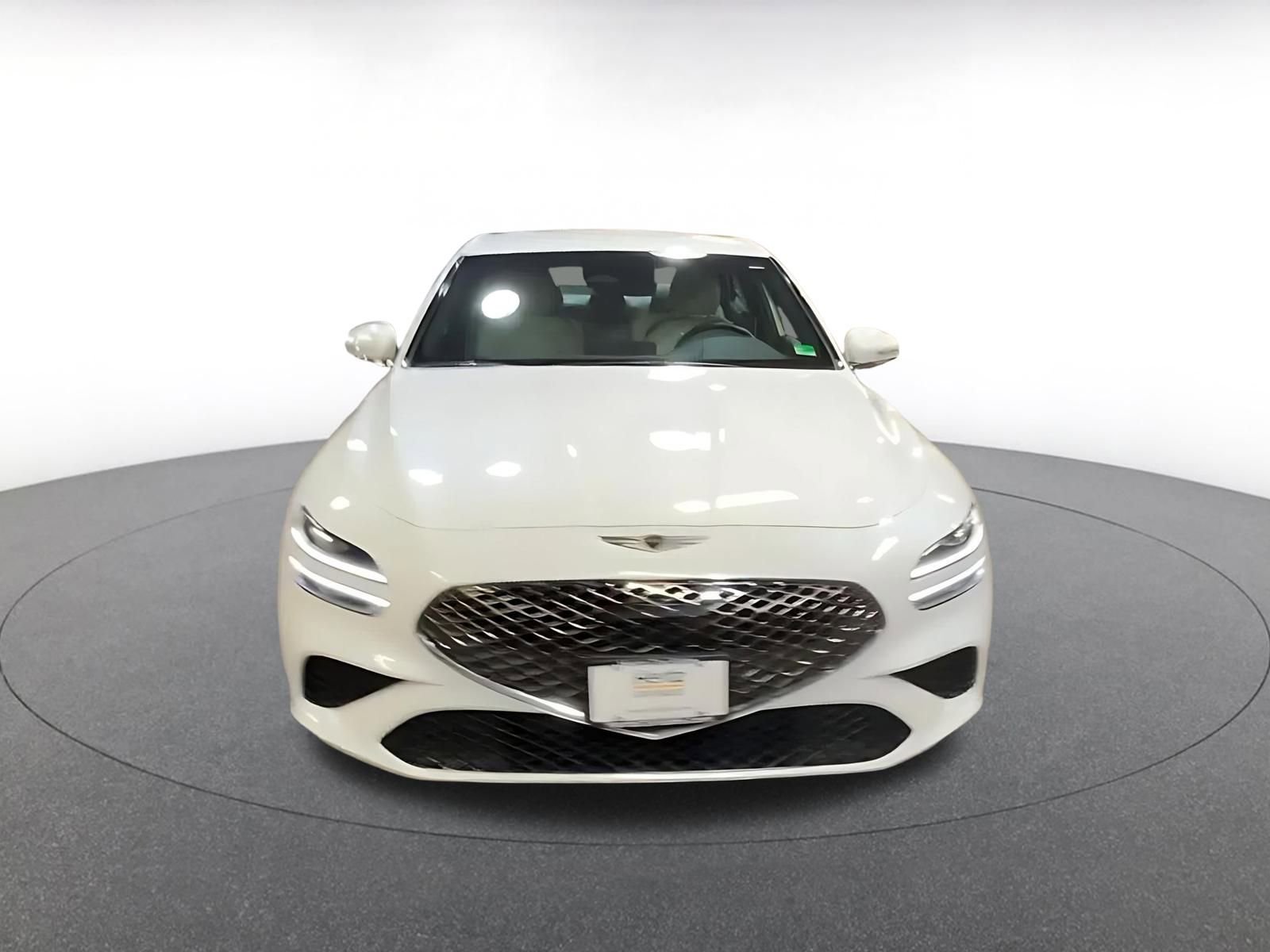 Used 2025 Genesis G70 2.5T image 4