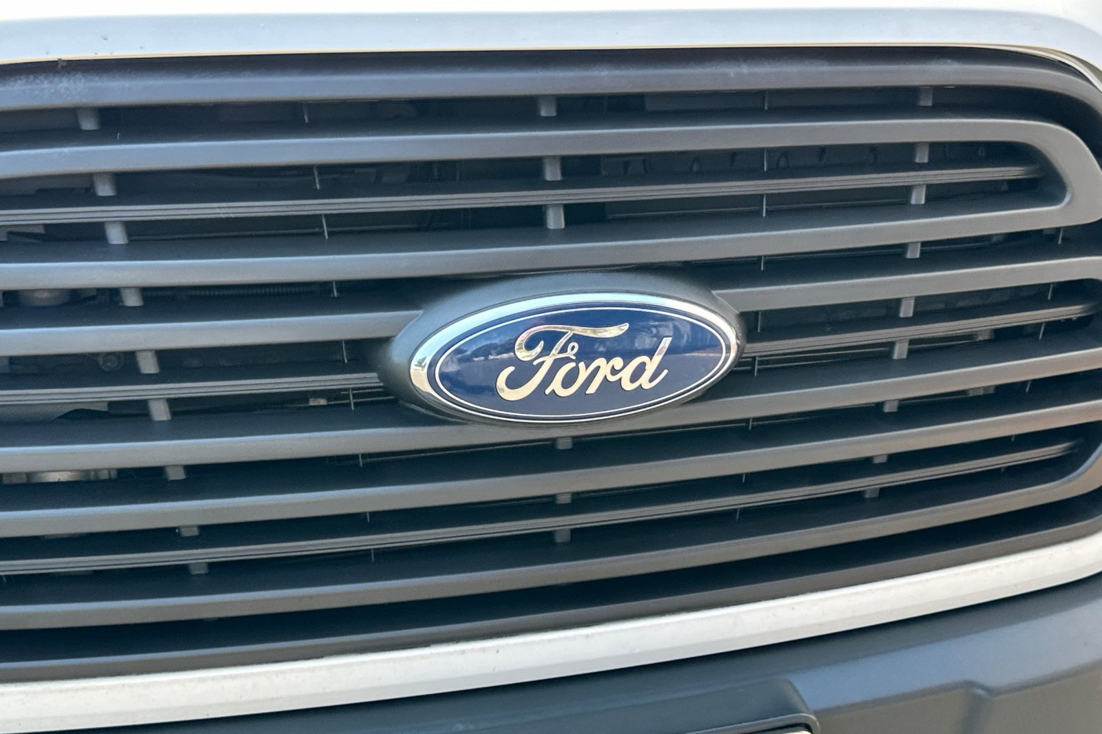Used 2016 Ford Transit 150 130 Low Roof RWD image 38