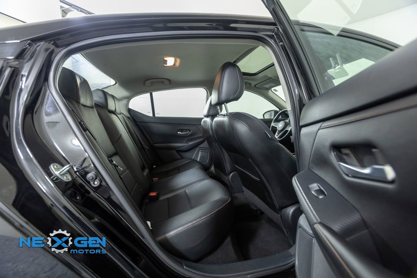 Used 2022 Nissan Sentra SR w/ SR Premium Package FWD image 36