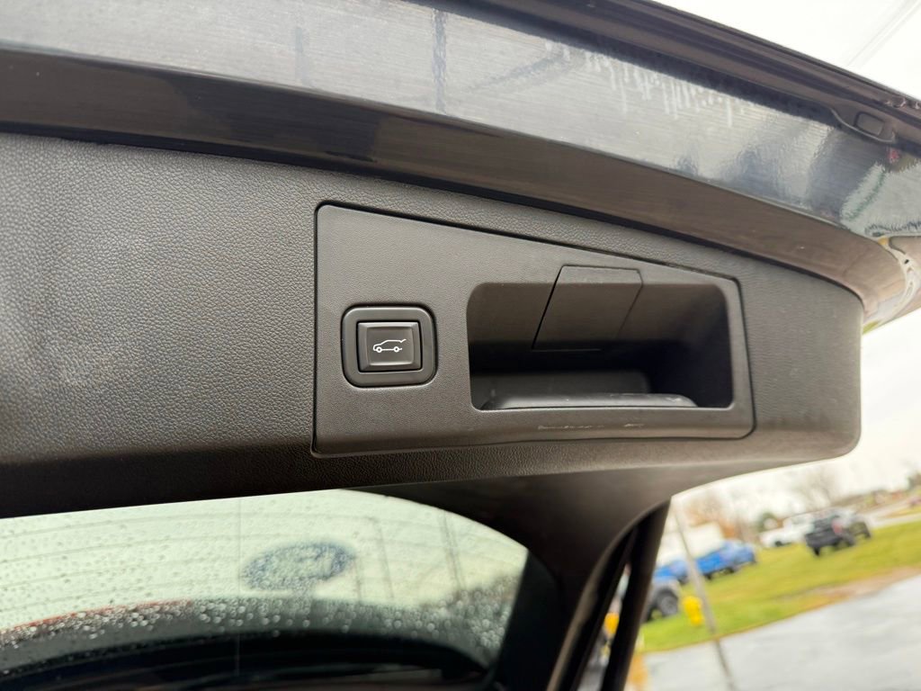 Used 2020 Cadillac XT4 Sport w/ Cold Weather Package image 16