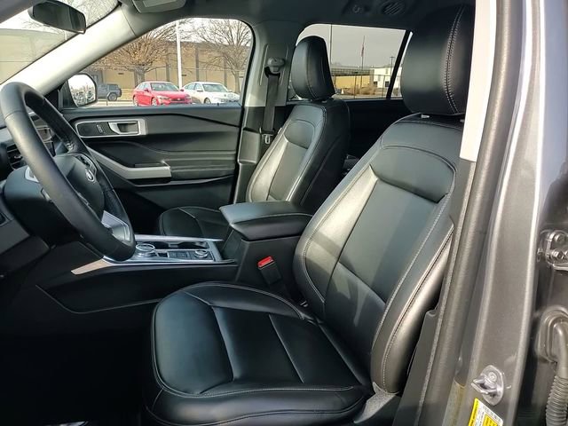 Used 2024 Ford Explorer XLT w/ Equipment Group 202A image 12