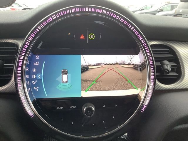 Used 2023 MINI Cooper 4-Door Hardtop image 13