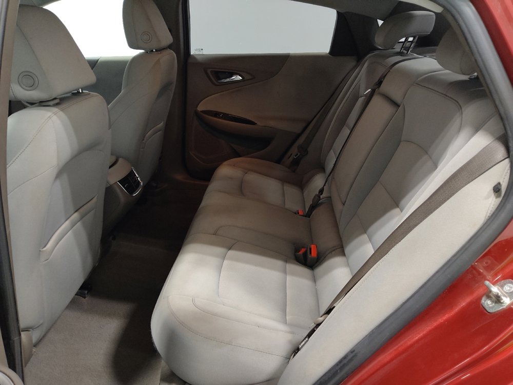 Used 2017 Chevrolet Malibu LT image 18