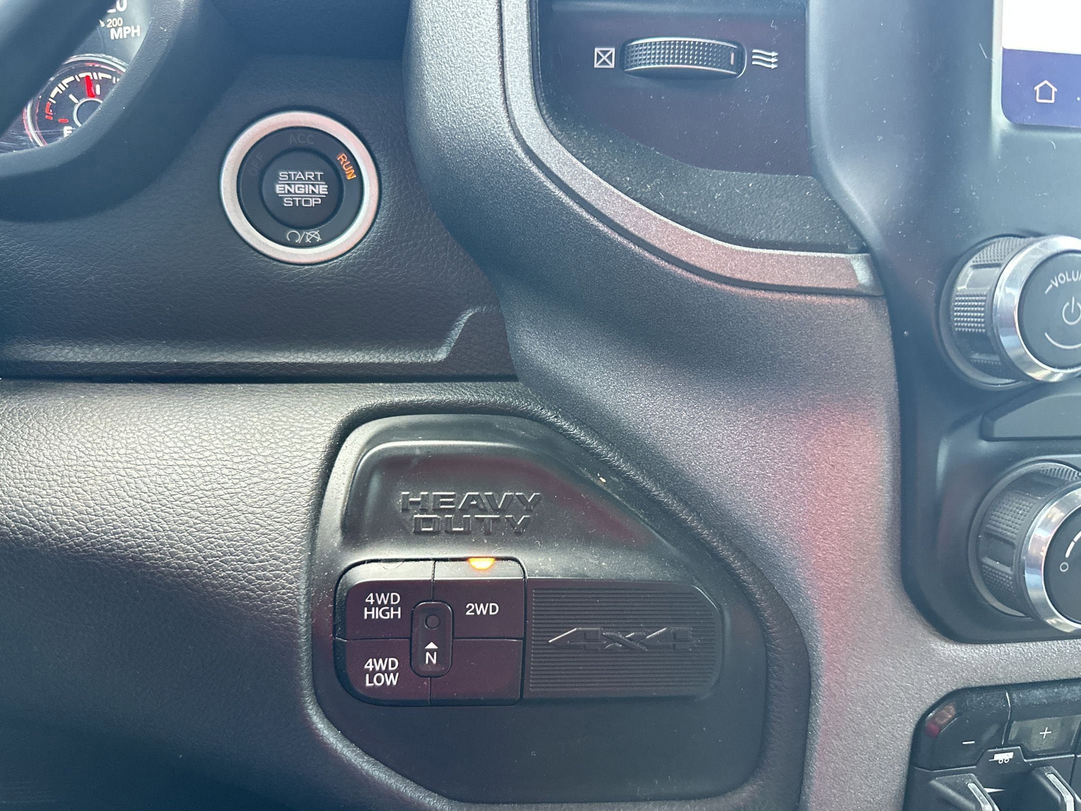 Used 2024 RAM 3500 Tradesman w/ Chrome Appearance Group AWD/4WD image 19
