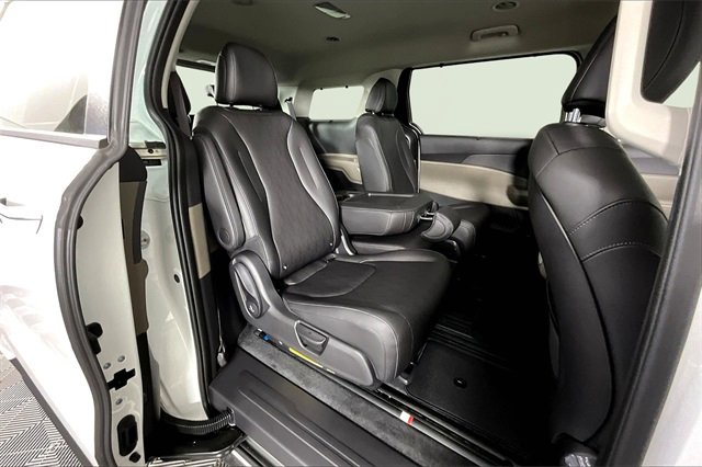 New 2026 Kia Carnival EX image 11