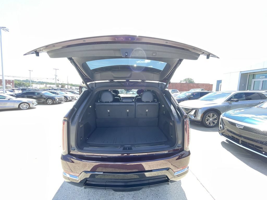 Used 2025 Cadillac Escalade IQ Luxury 2 w/ LPO, Premium Carpet Package AWD/4WD image 25