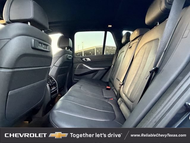 Used 2022 BMW X5 M50i w/ Premium Package AWD/4WD image 32