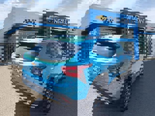 Used 2025 Chevrolet Trax LT w/ LT Convenience Package image 2