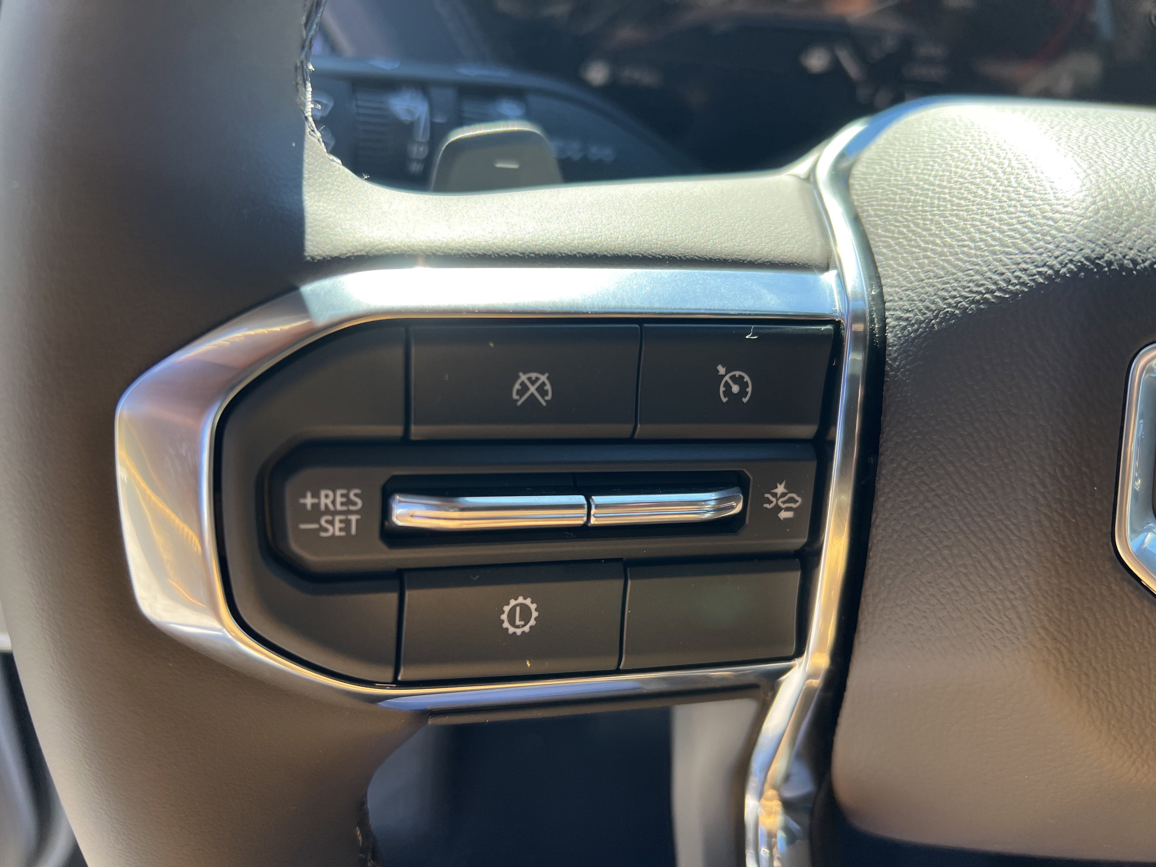 New 2026 GMC Yukon XL Elevation image 33