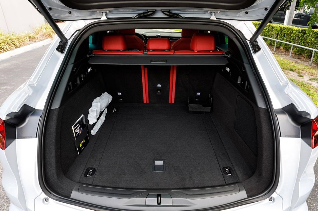 New 2026 Maserati Grecale Trofeo image 16