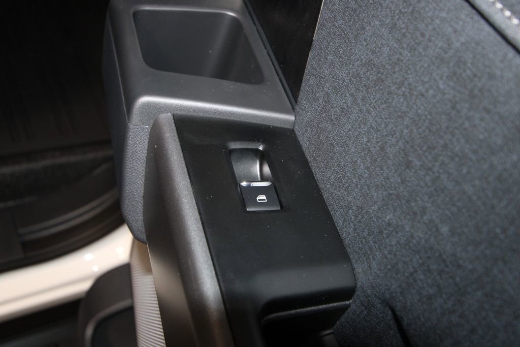 Used 2025 Ford F350 Lariat w/ Black Appearance Package image 30