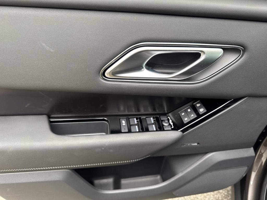 New 2026 Land Rover Range Rover Velar Belgravia AWD/4WD image 19