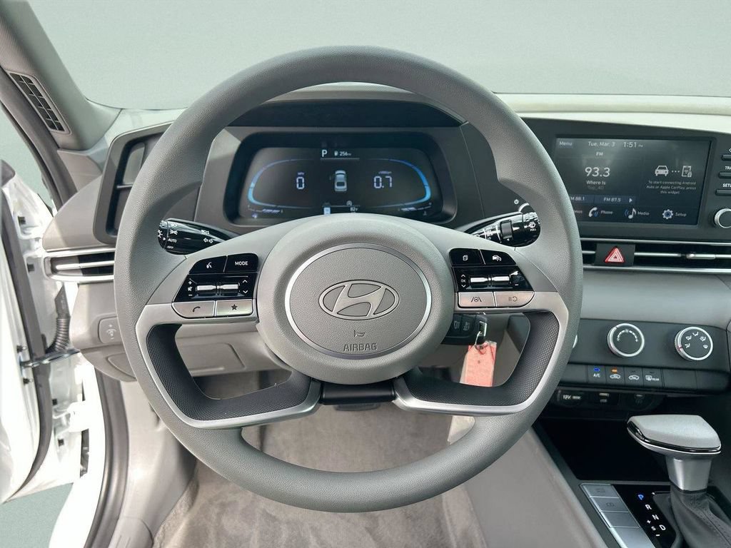 New 2026 Hyundai Elantra SE FWD image 29