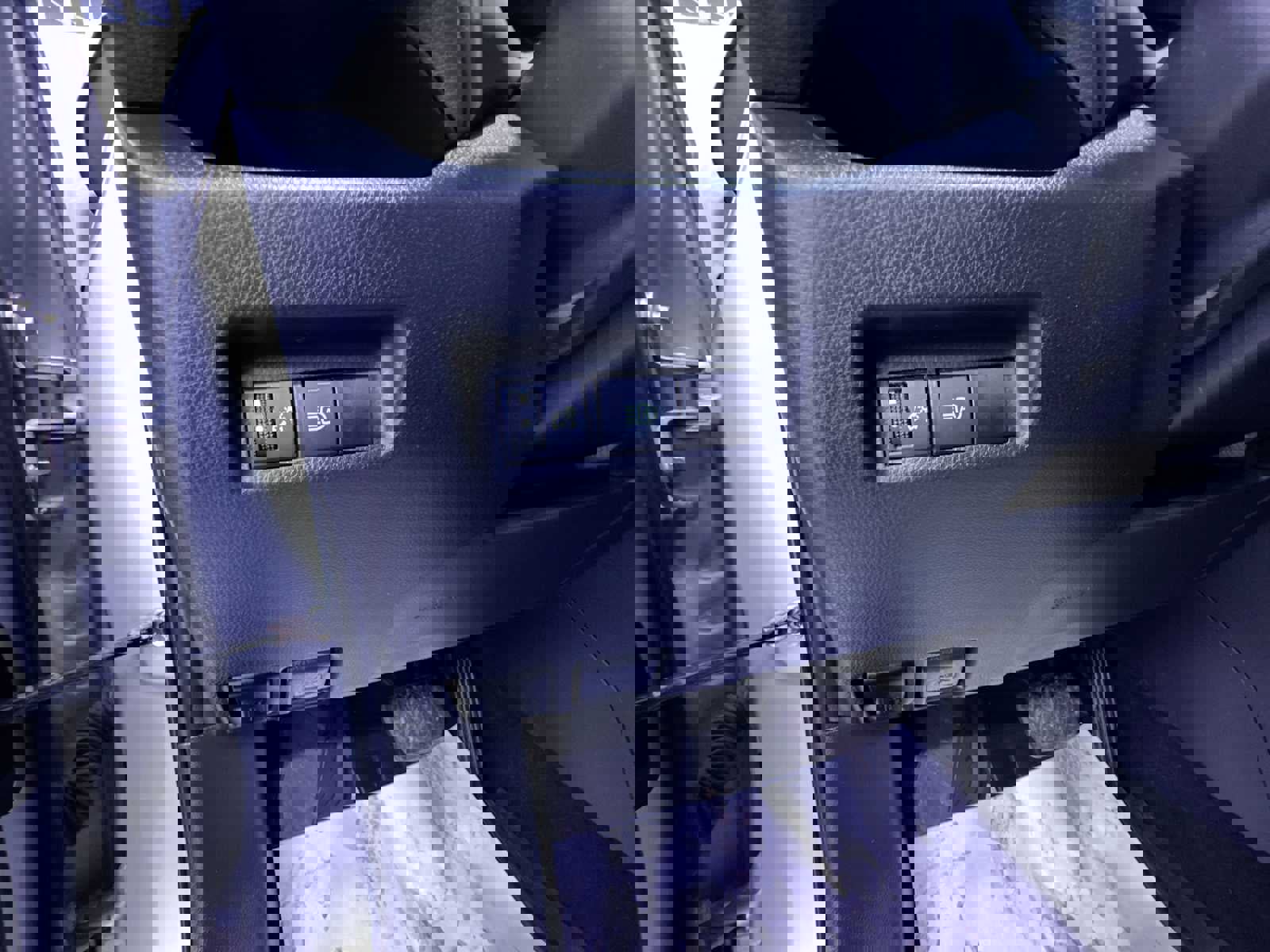 Used 2021 Toyota RAV4 XLE image 16