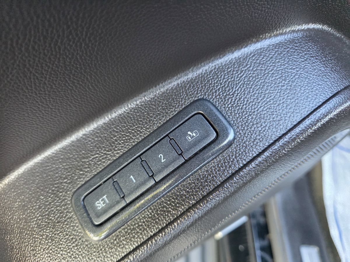 Used 2017 Chevrolet Tahoe Premier AWD/4WD image 11