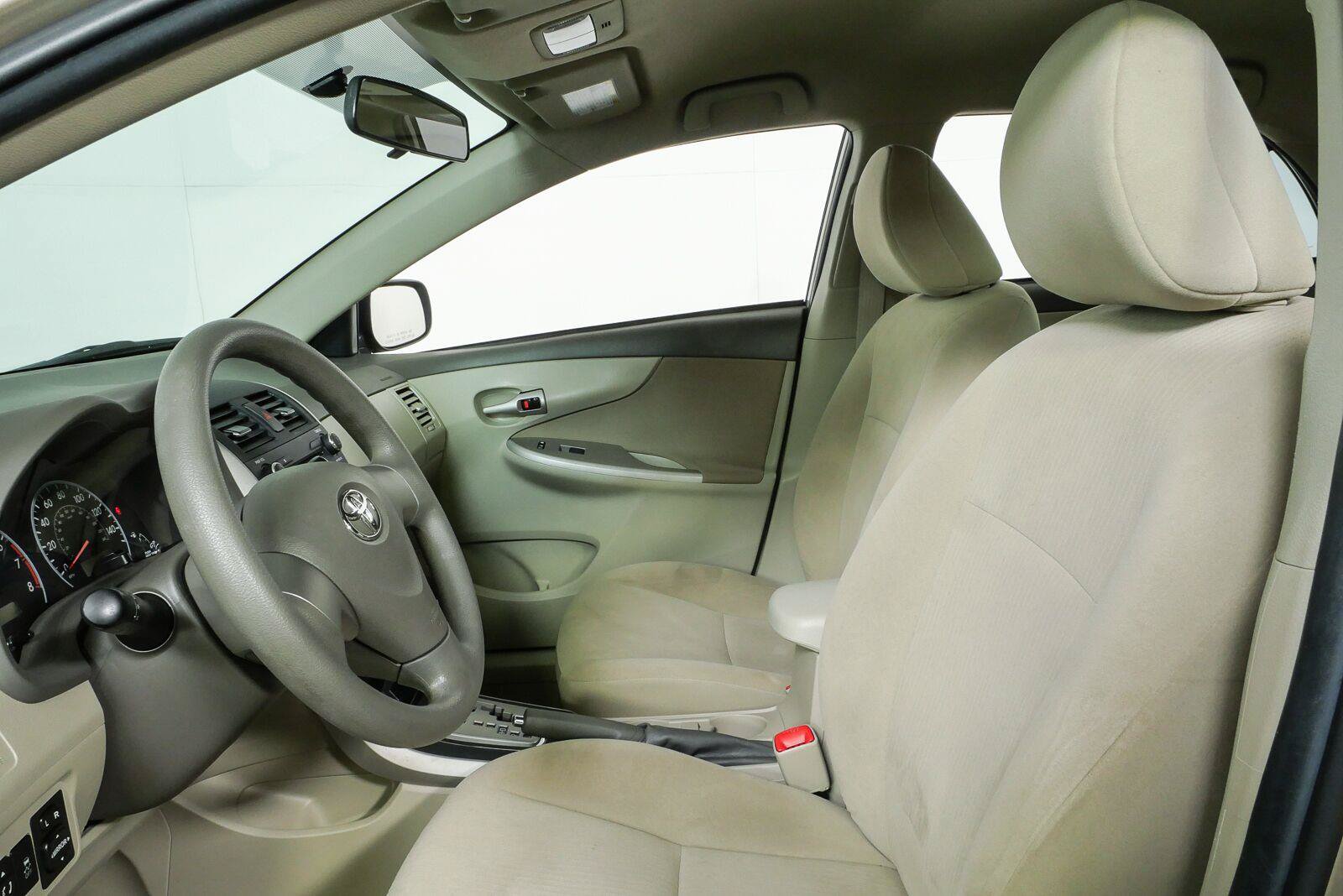 Used 2010 Toyota Corolla LE w/ LE EVP Pkg #1 FWD image 5
