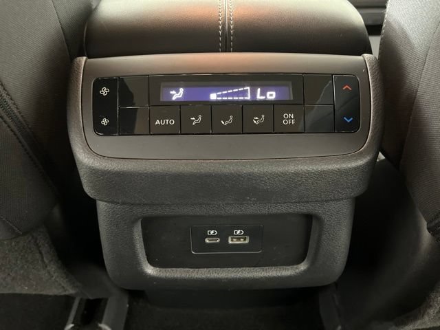 Used 2025 Nissan Pathfinder SV FWD image 46