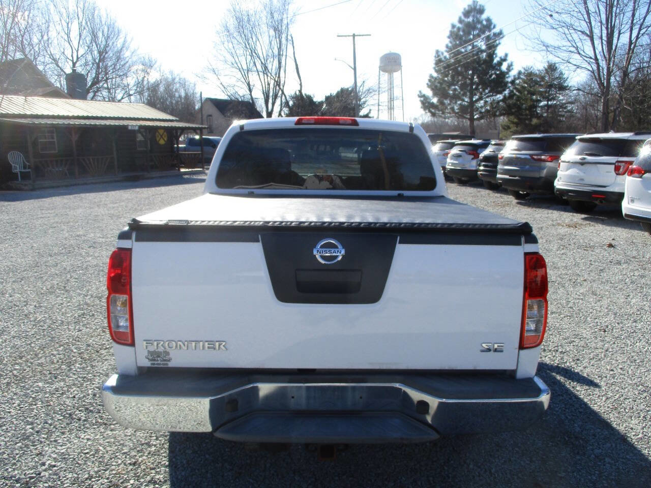 Used 2010 Nissan Frontier SE image 4